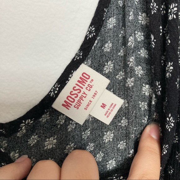 Target Flowy Floral Cold-Shoulder Top - Picture 2 of 5